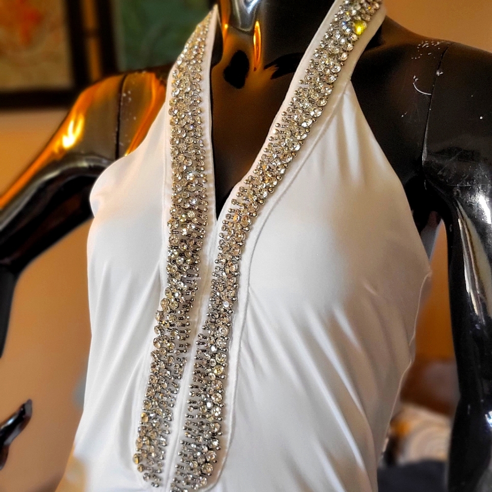 🔥White Halter Style Rhinestone Gown! - Picture 2 of 9